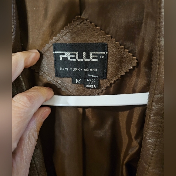 Vintage Pelle brown leather trench coat.  Medium - Picture 4 of 6
